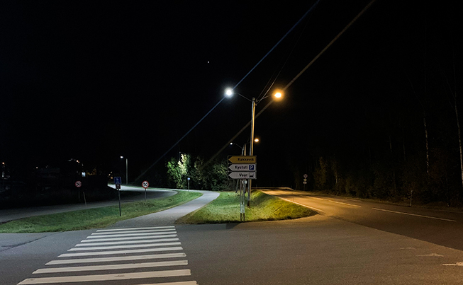 Sammenlikning mellom ny og gammel armatur.