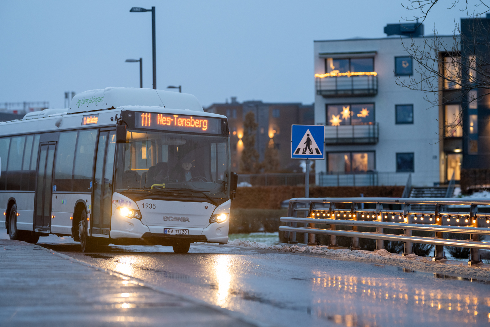 Det vil bli få busser å se på veiene mandag.