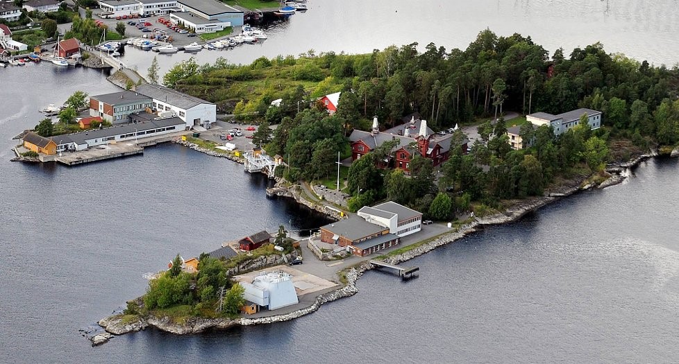 Dronebilde av eiendommen