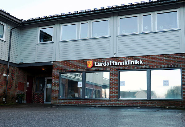 Bilde av Lardal tannklinikk. Foto: Eva Susanne Drugg