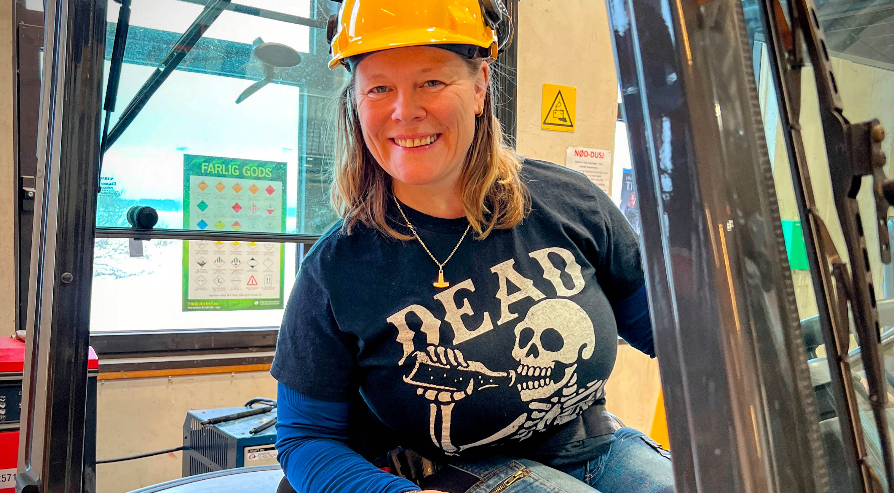 Kvinne som sitter i truck