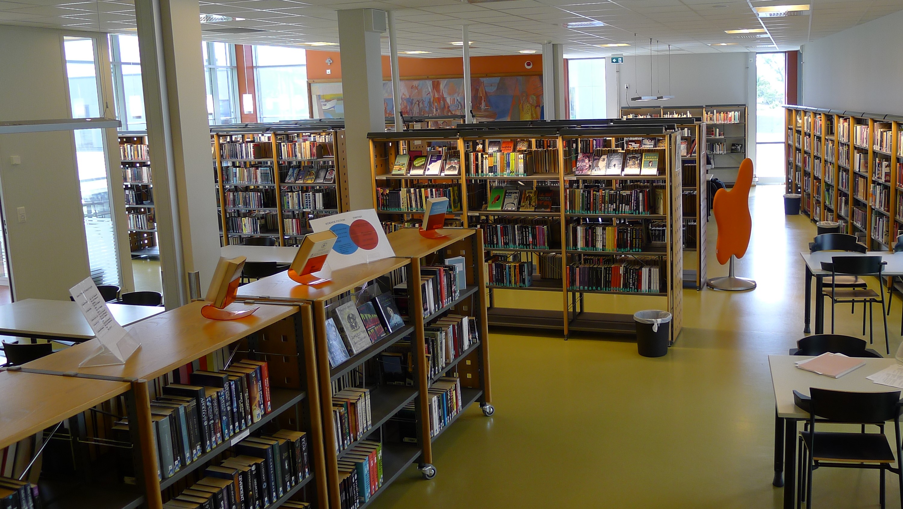 Innlevering av skolebøker vil foregå i læringssenteret.