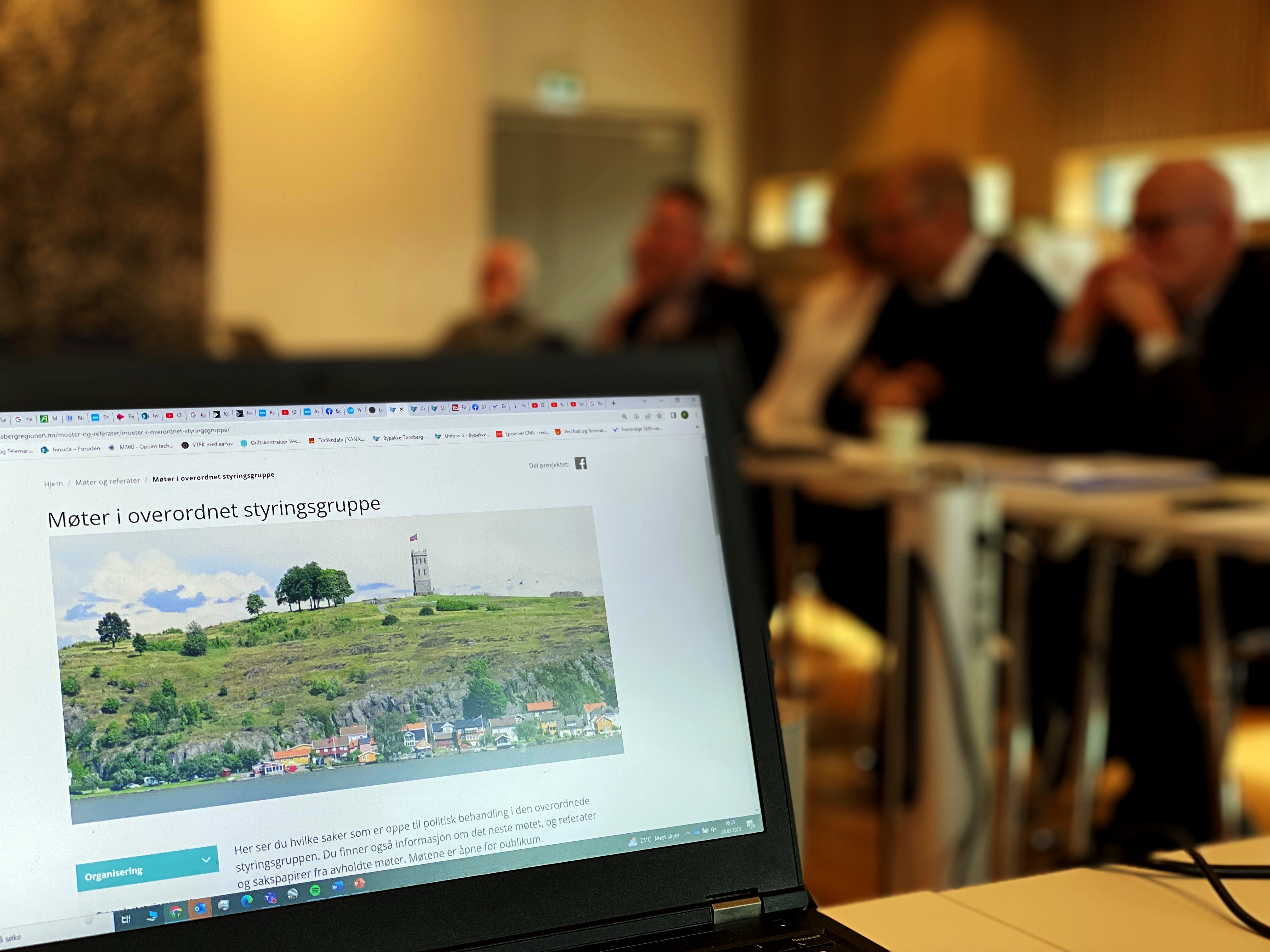 Illustrasjonsbilde av dataskjerm med utsnitt av Bypakke Tønsberg-regionens nettside